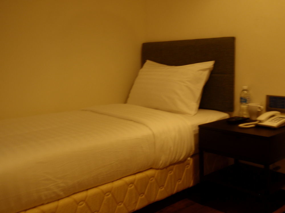 9 Square Hotel - Subang Субанг Джая Екстериор снимка