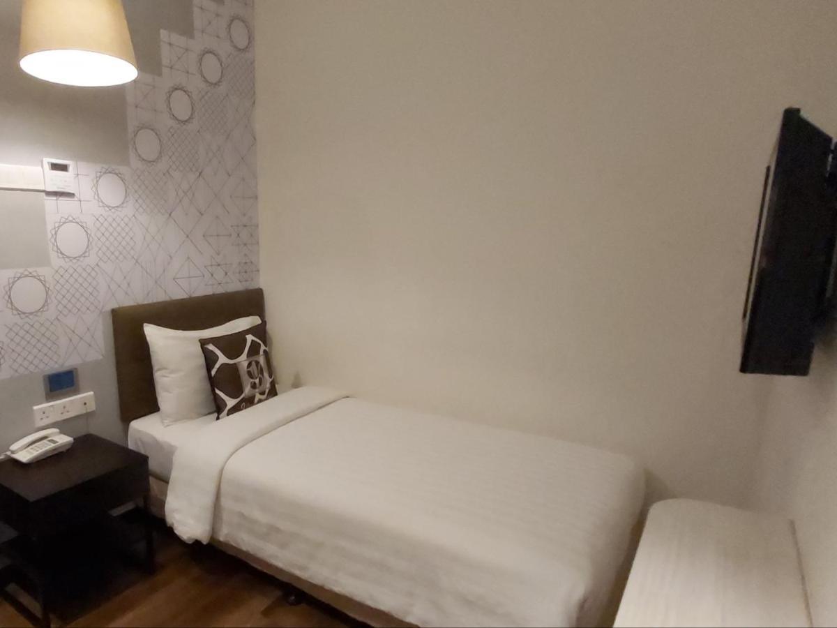 9 Square Hotel - Subang Субанг Джая Екстериор снимка