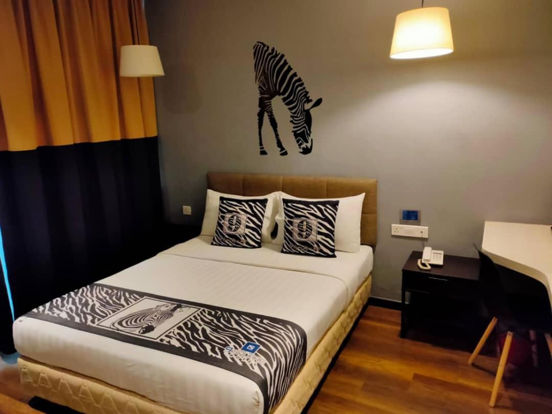 9 Square Hotel - Subang Субанг Джая Екстериор снимка