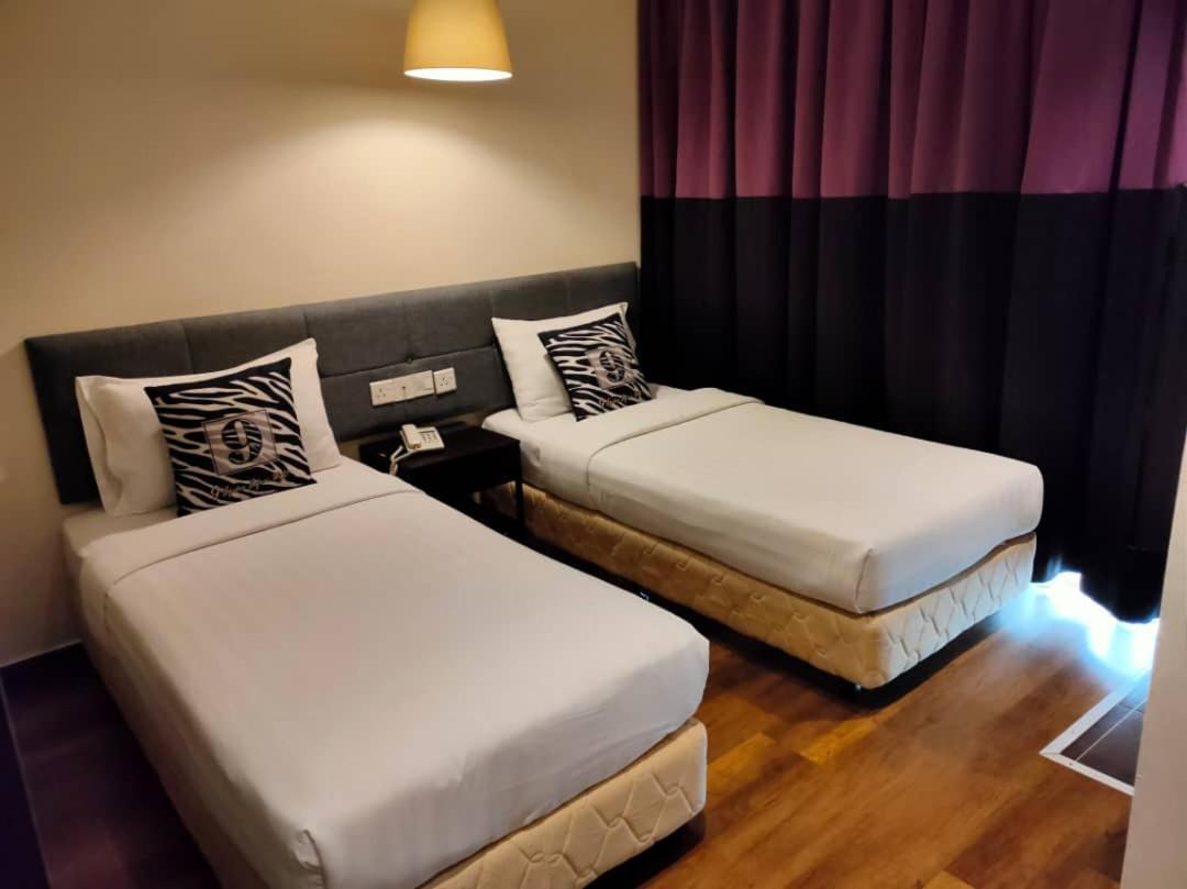 9 Square Hotel - Subang Субанг Джая Екстериор снимка