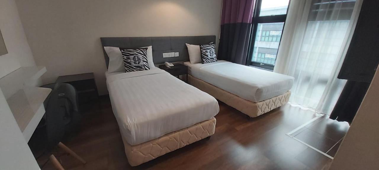 9 Square Hotel - Subang Субанг Джая Екстериор снимка