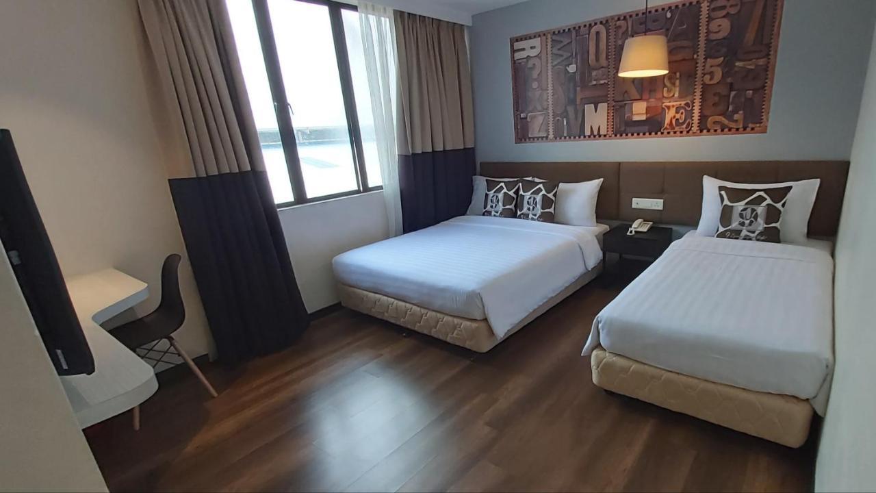 9 Square Hotel - Subang Субанг Джая Екстериор снимка