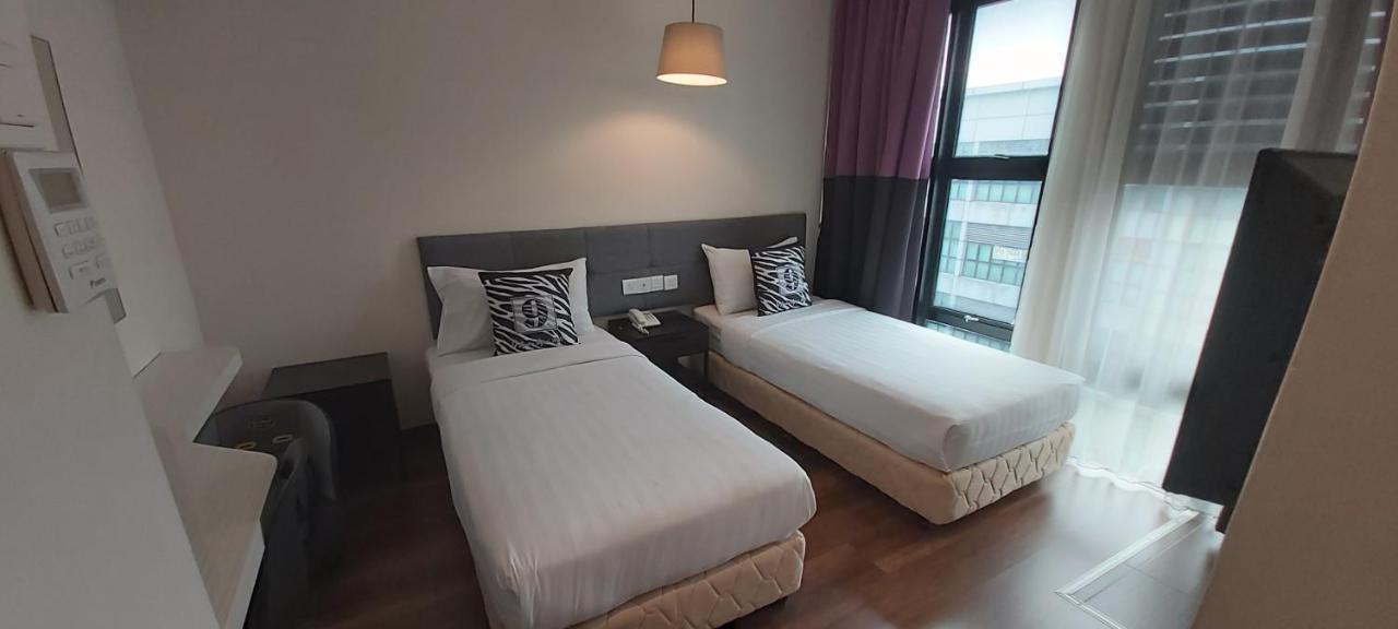 9 Square Hotel - Subang Субанг Джая Екстериор снимка