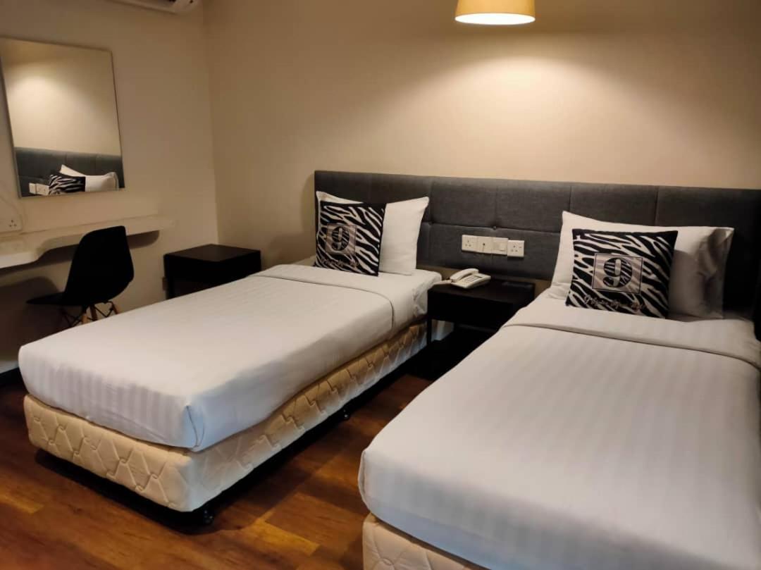 9 Square Hotel - Subang Субанг Джая Екстериор снимка