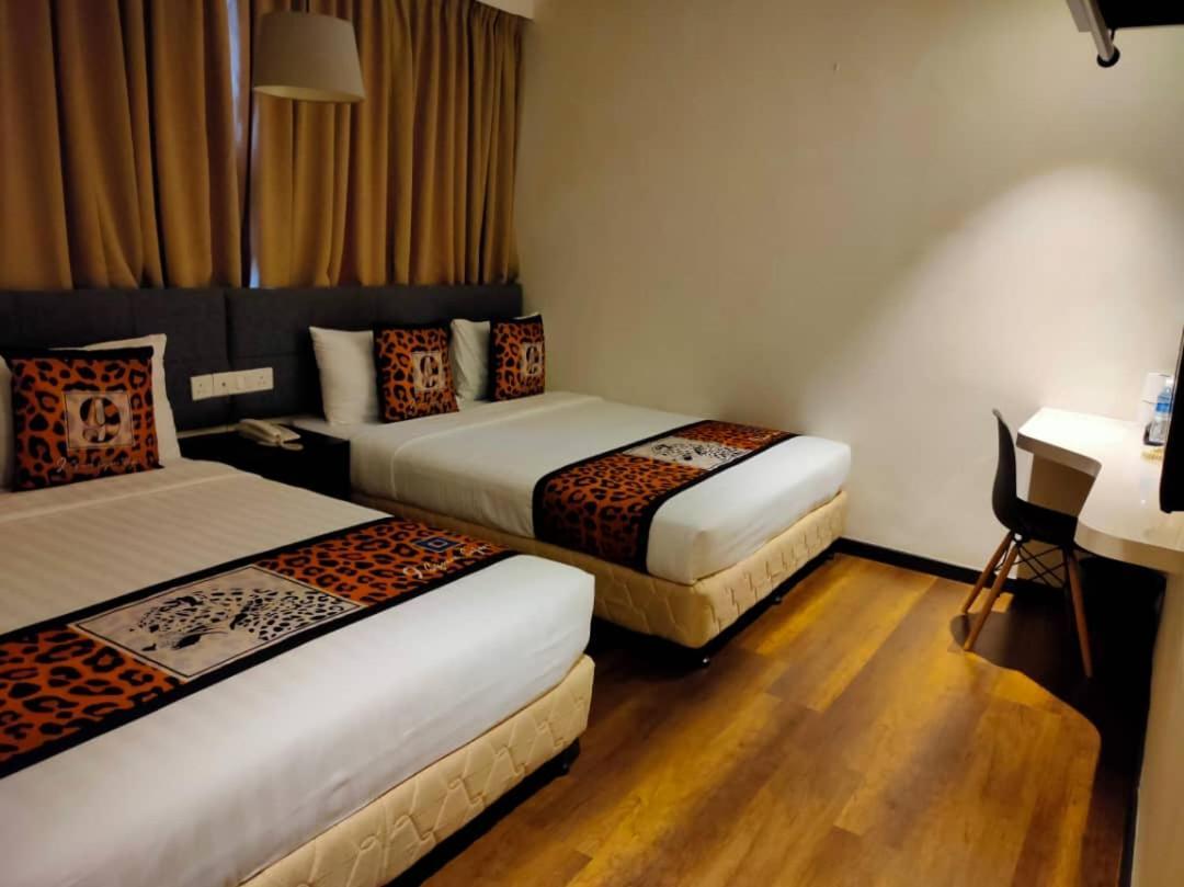 9 Square Hotel - Subang Субанг Джая Екстериор снимка