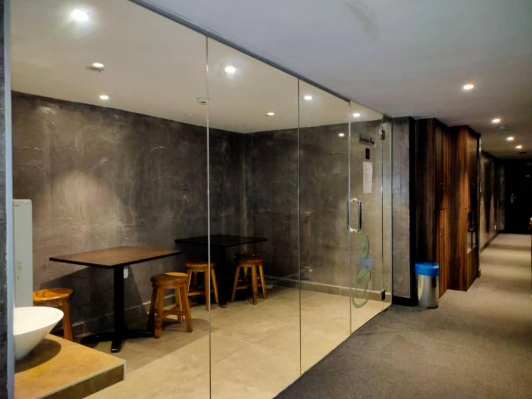 9 Square Hotel - Subang Субанг Джая Екстериор снимка