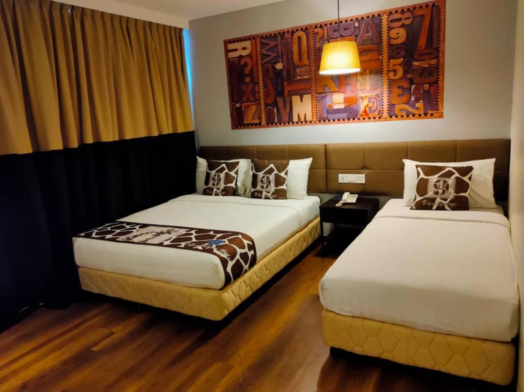 9 Square Hotel - Subang Субанг Джая Екстериор снимка